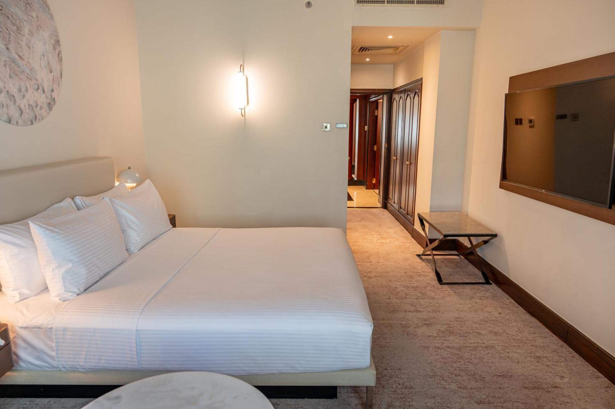 Majestic Cove Hotel - Formerly Le Meridien Fairway ดูไบ ภายนอก รูปภาพ