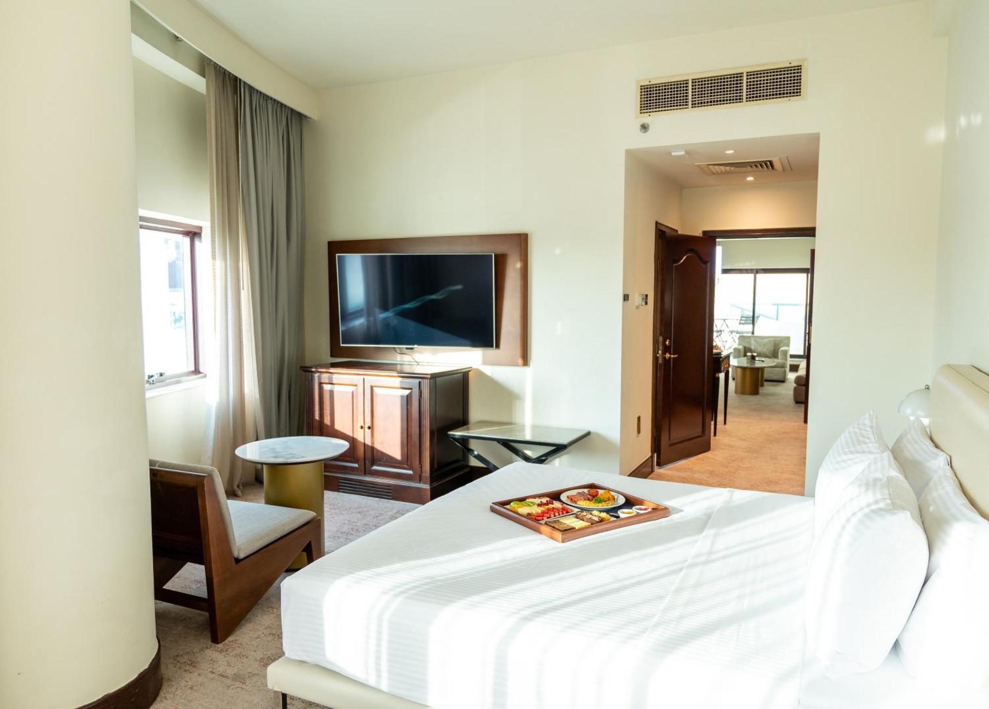 Majestic Cove Hotel - Formerly Le Meridien Fairway ดูไบ ภายนอก รูปภาพ