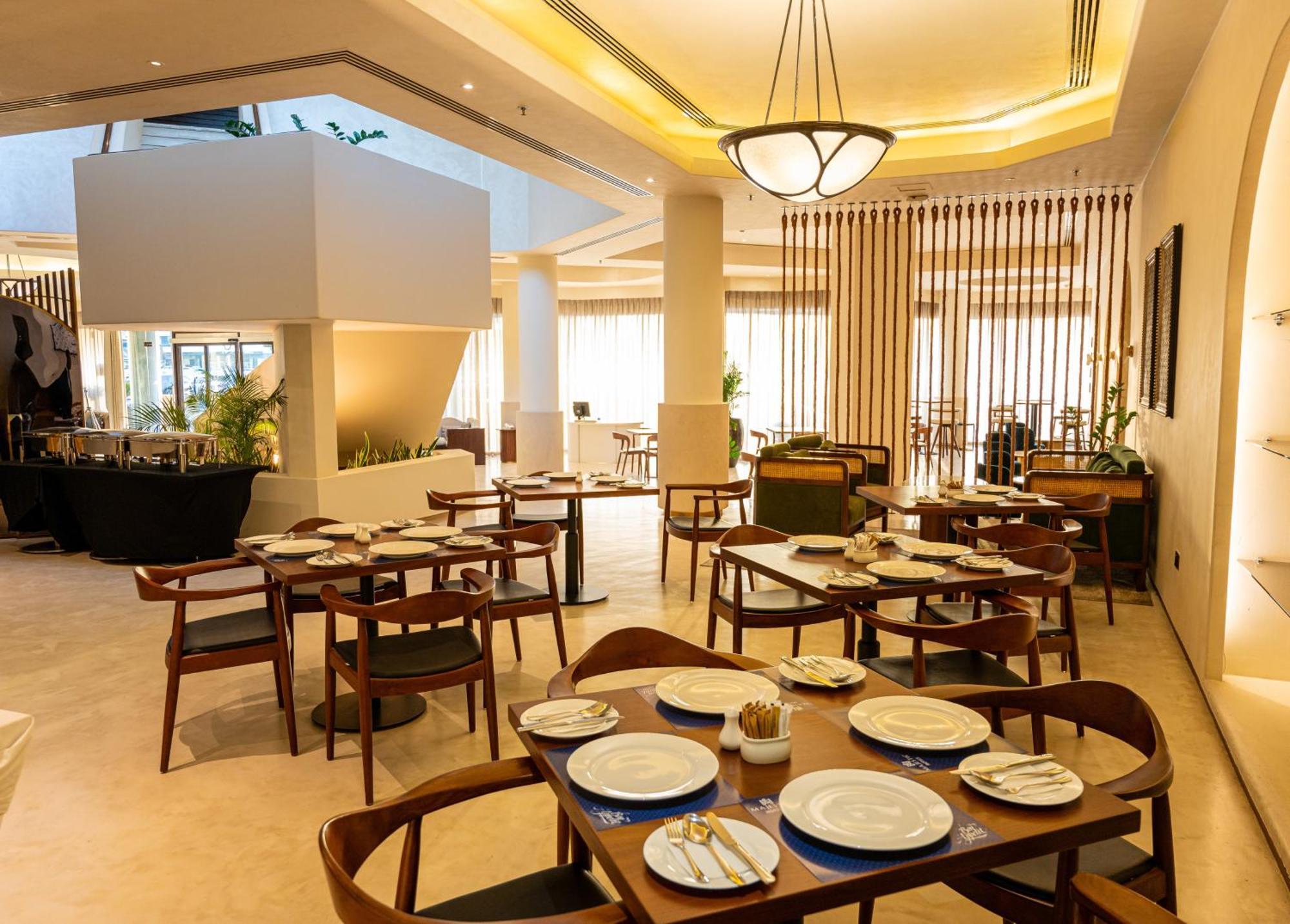 Majestic Cove Hotel - Formerly Le Meridien Fairway ดูไบ ภายนอก รูปภาพ