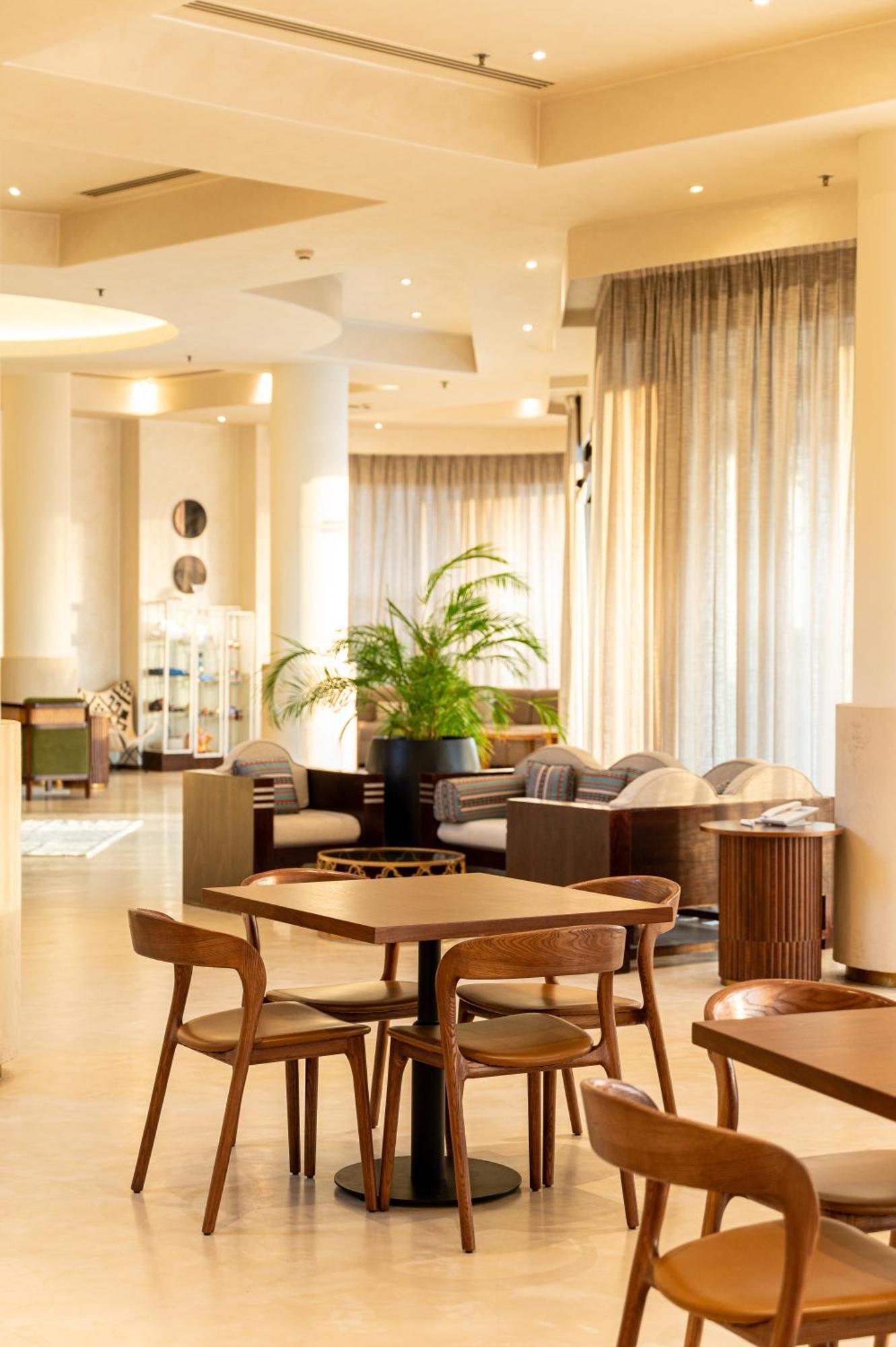 Majestic Cove Hotel - Formerly Le Meridien Fairway ดูไบ ภายนอก รูปภาพ
