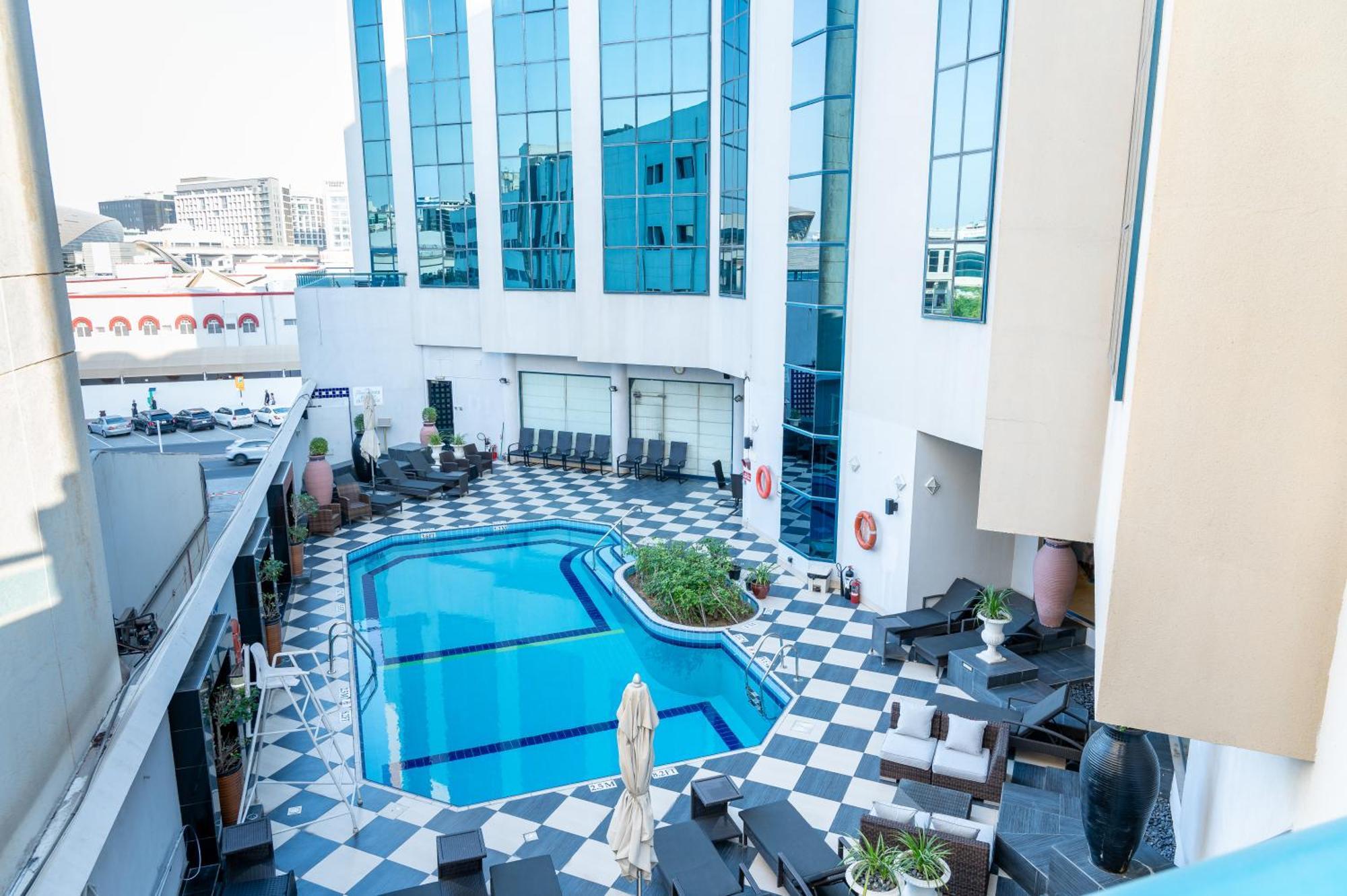 Majestic Cove Hotel - Formerly Le Meridien Fairway ดูไบ ภายนอก รูปภาพ