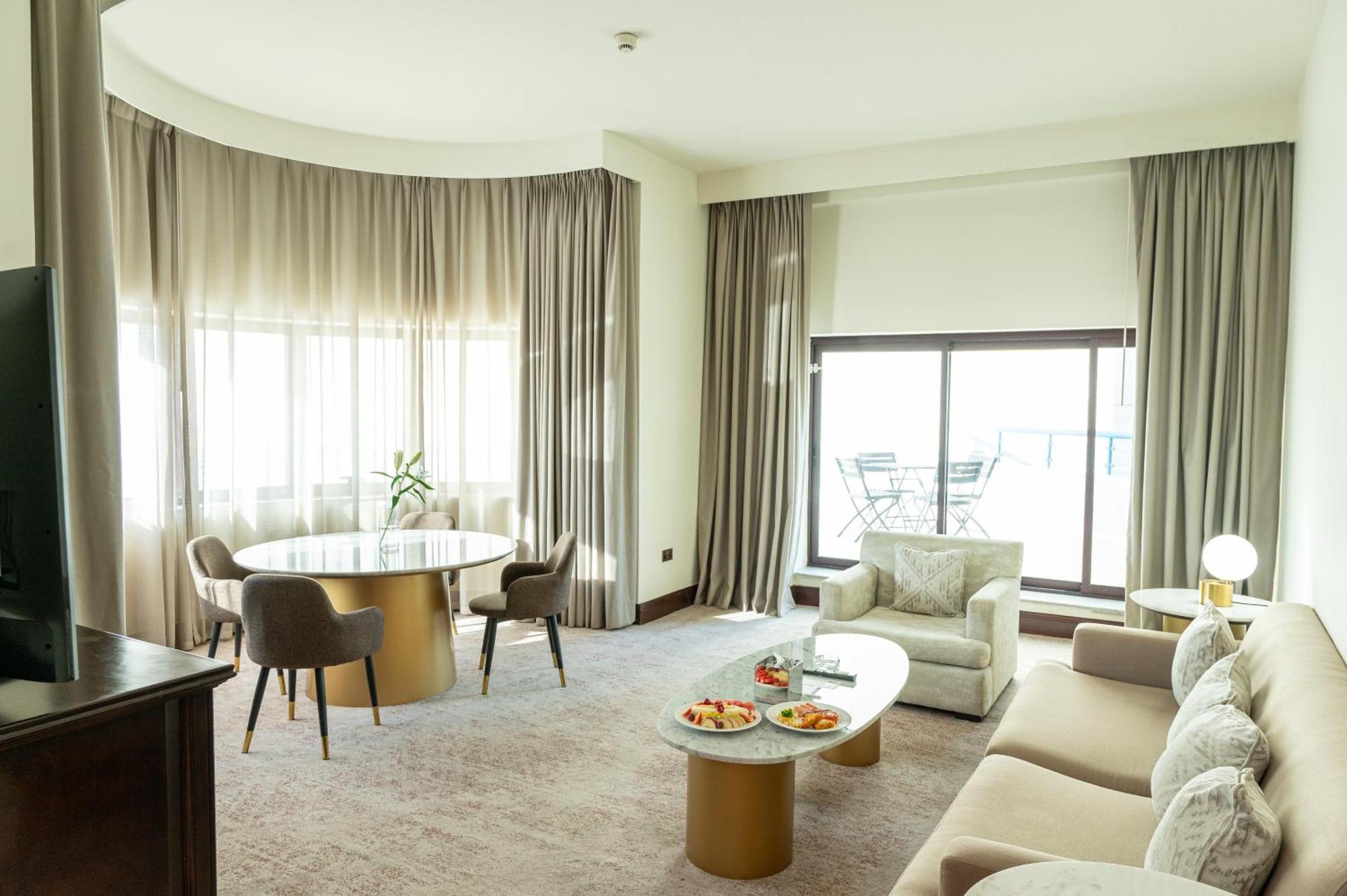 Majestic Cove Hotel - Formerly Le Meridien Fairway ดูไบ ภายนอก รูปภาพ